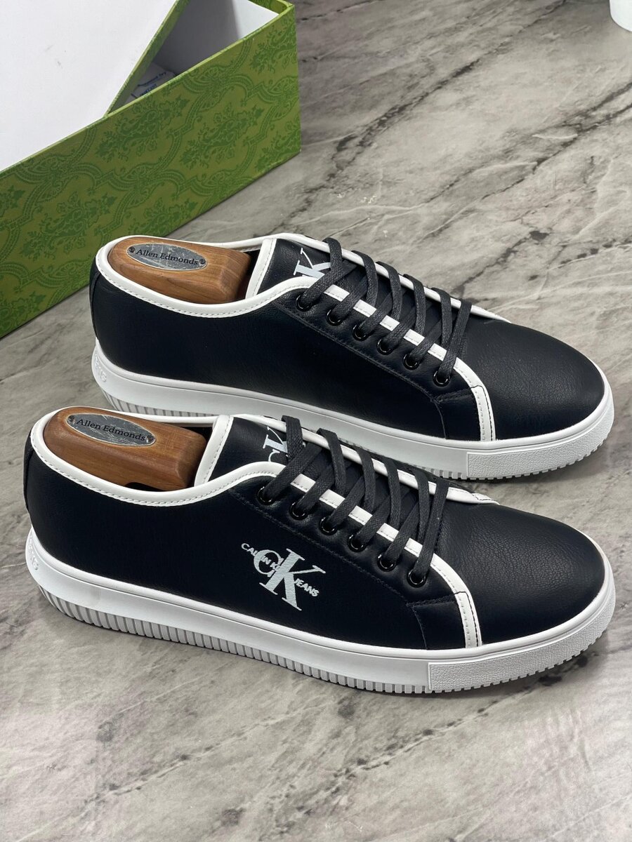 CALVIN KLEIN BLACK AND WHITE