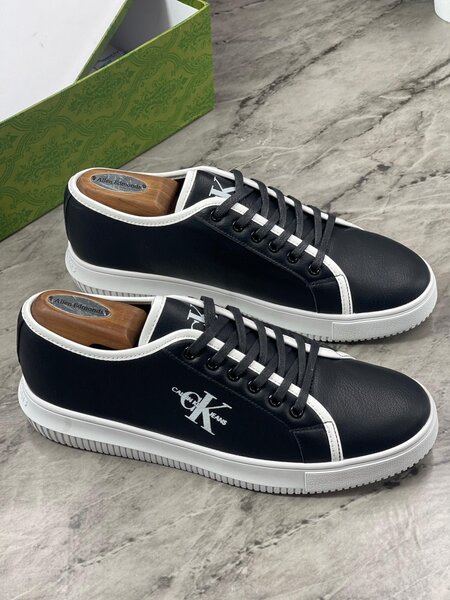 CALVIN KLEIN BLACK AND WHITE