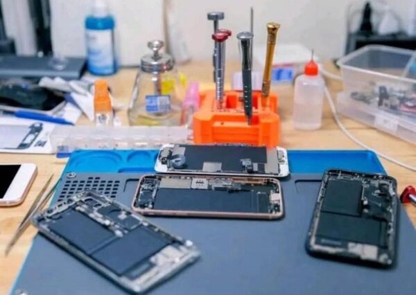iPhone screen & battery replacement