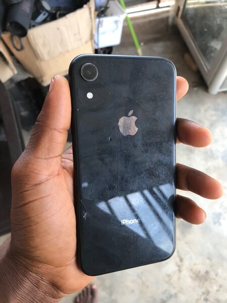 iPhone XR 64G