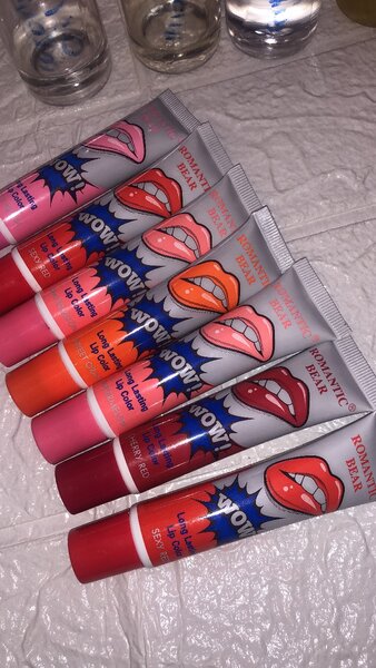 Color changing lipgloss