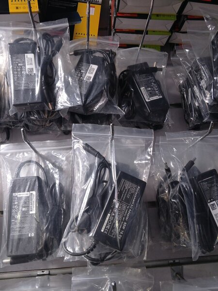 All kinds of laptops power pack available