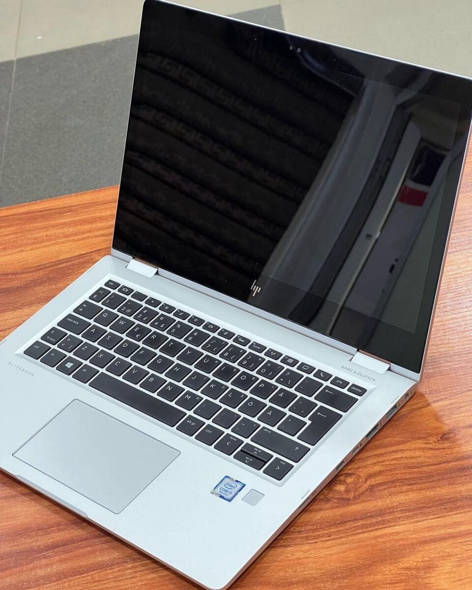 HP Elitebook 1030 G2