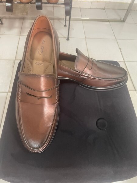 Chaussures en cuir marron élégantes