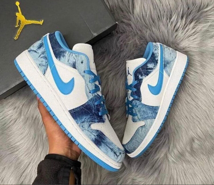 Baskets Nike Air Jordan1  bleu