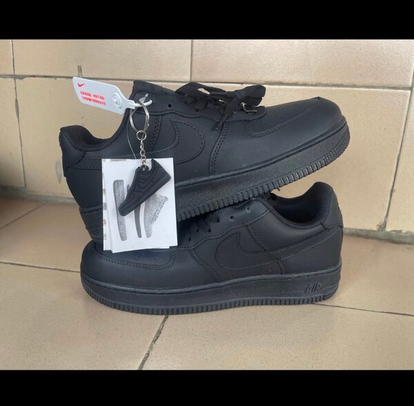 Baskets noires classiques