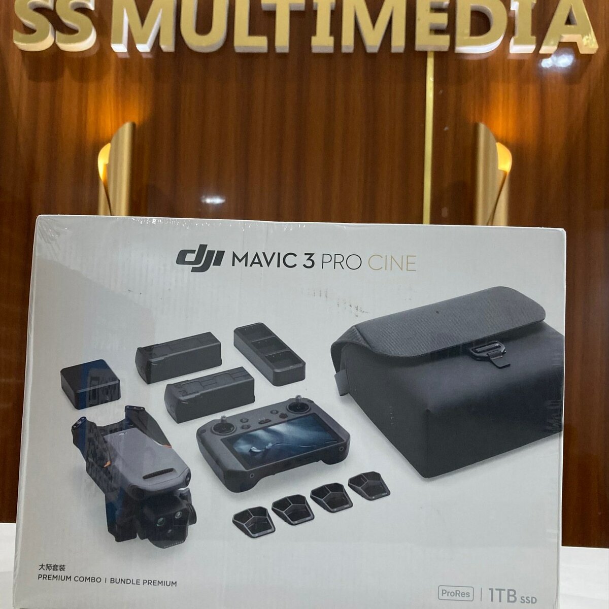 DJI Mavic 3 Pro Cine Combo