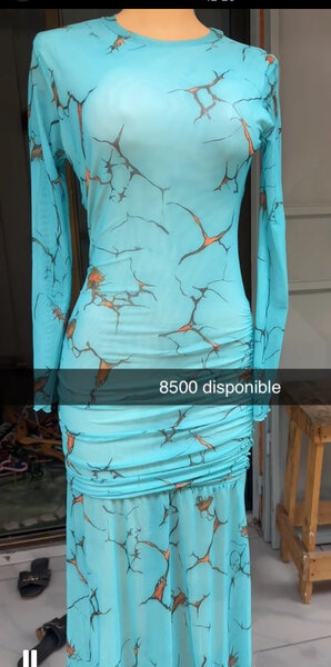 Robe moulante bleue élégante