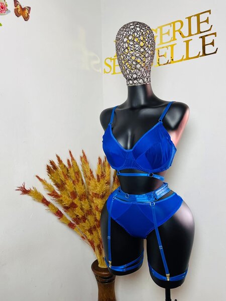 Ensemble lingerie bleu sensuel