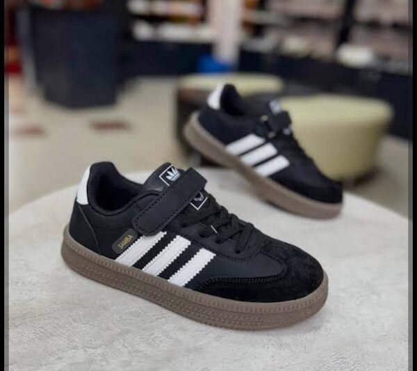 Baskets enfant noires Adidas