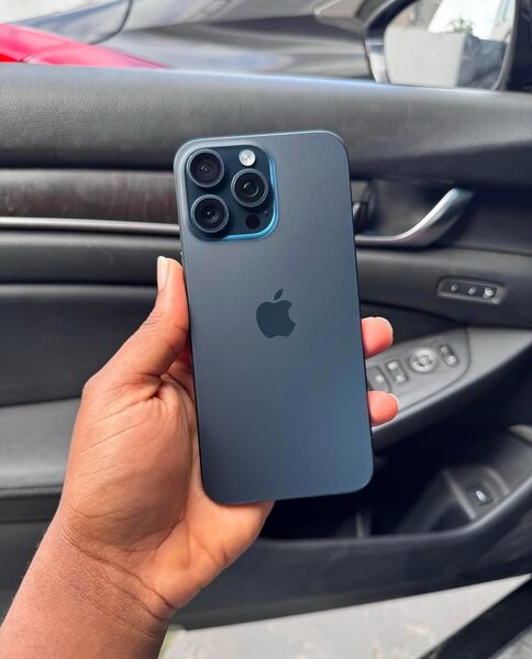 iPhone 15 Pro Max 256 E-Sim unlocked