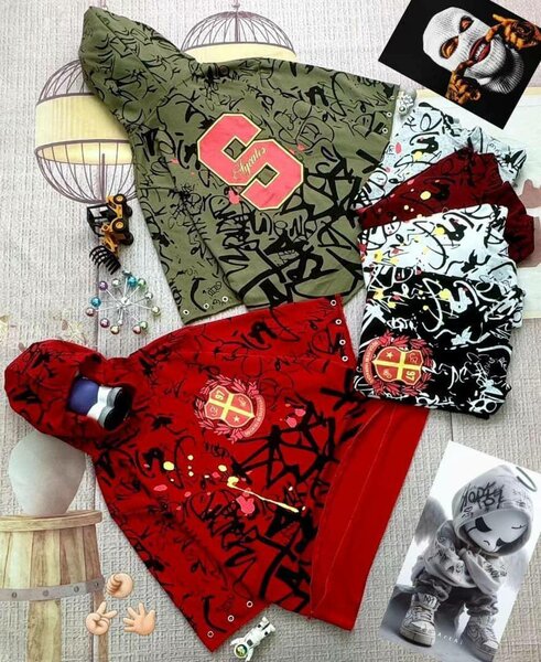 Sweat à capuche graffiti