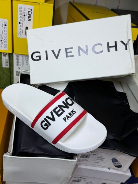 Sandales Givenchy Paris