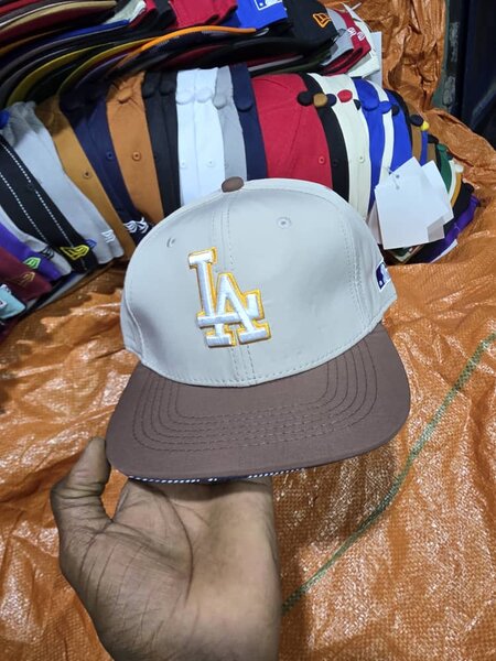 Casquette brodée LA trendy