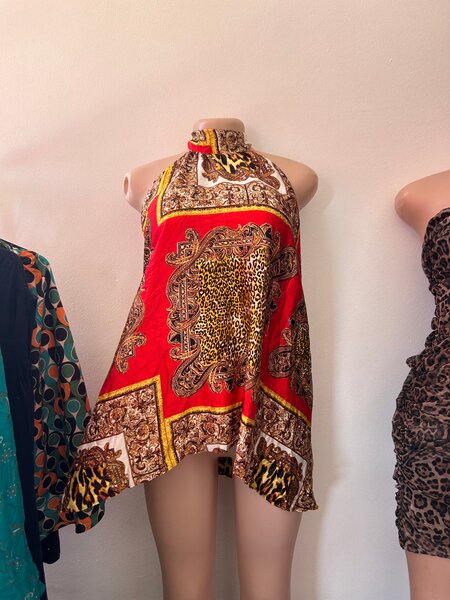 Top dos nu imprimé léopard