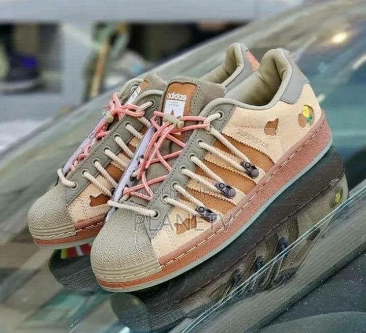 Baskets Adidas Superstar colorées