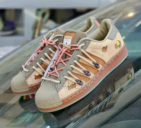 Baskets Adidas Superstar colorées