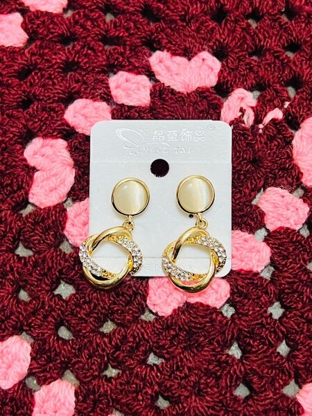 Boucles d'oreilles élégantes dorées