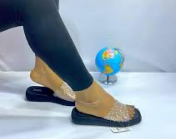 Sandales à talons carrés élégantes