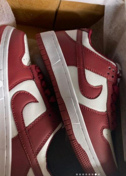 Nike sneakers red and white