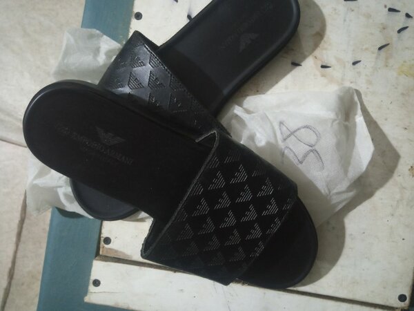 Sandales noires élégantes homme