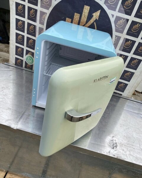 Fresh and neat German fridge