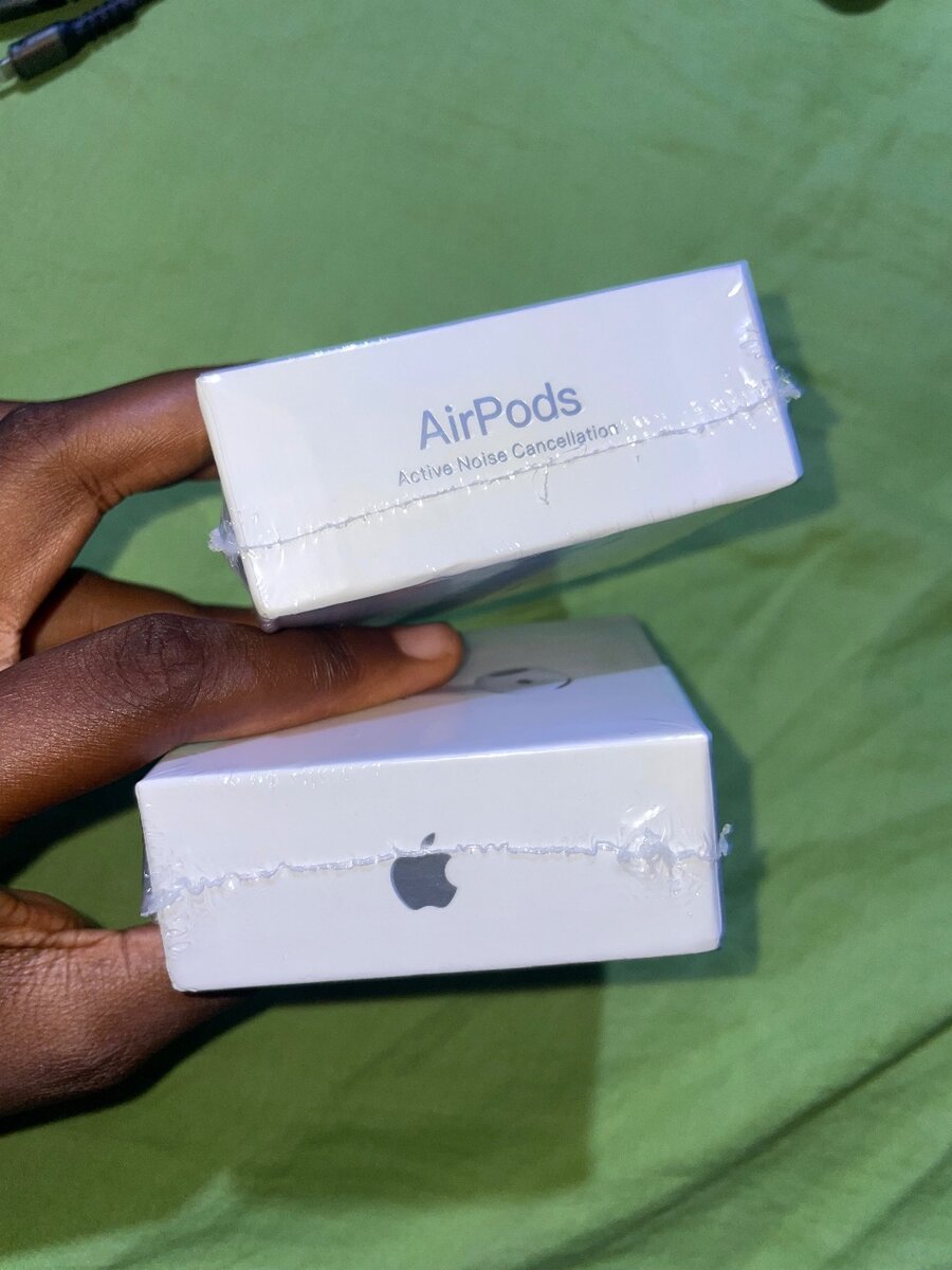 AirPods 4