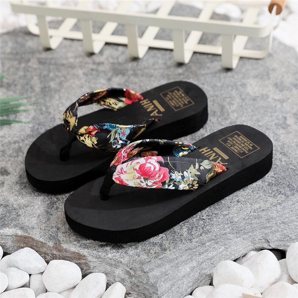 Ladies sandals