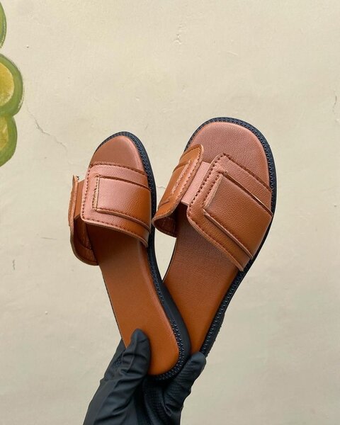 Sandales en cuir marron