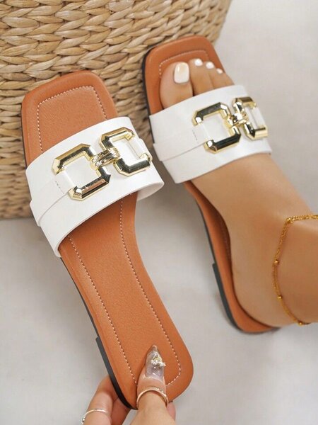 Sandales plates élégantes