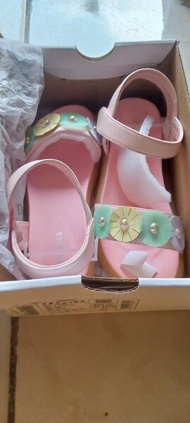 Sandales roses pour filles