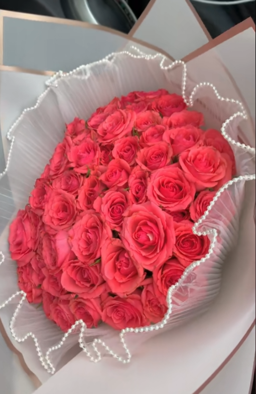 60 pink roses