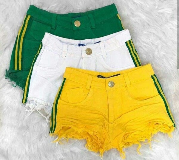 Shorts en denim colorés