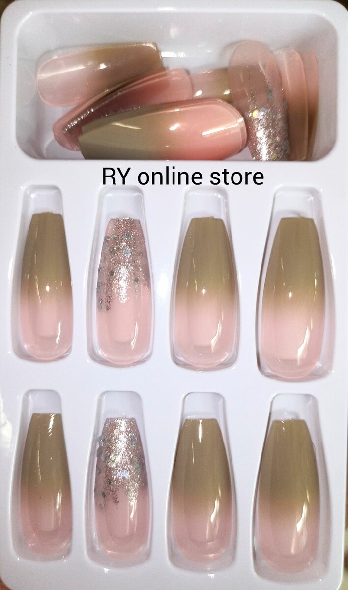 Faux ongles customisés et réutilisables