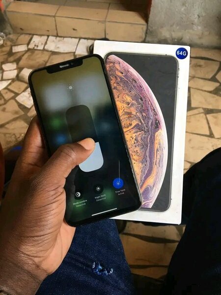 iPhone XS 64GB - Smartphone