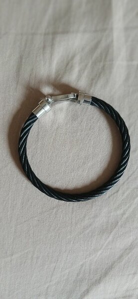Bracelet câble acier noir élégant