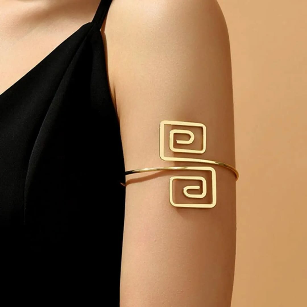 Bracelet de bras doré élégant