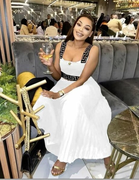 Jupe et haut élégant blanc