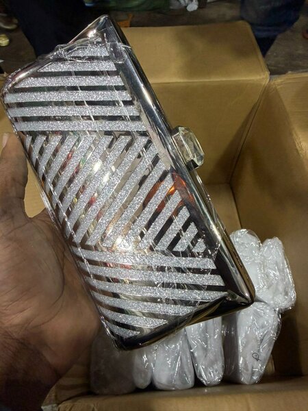 Clutch pailletée élégante