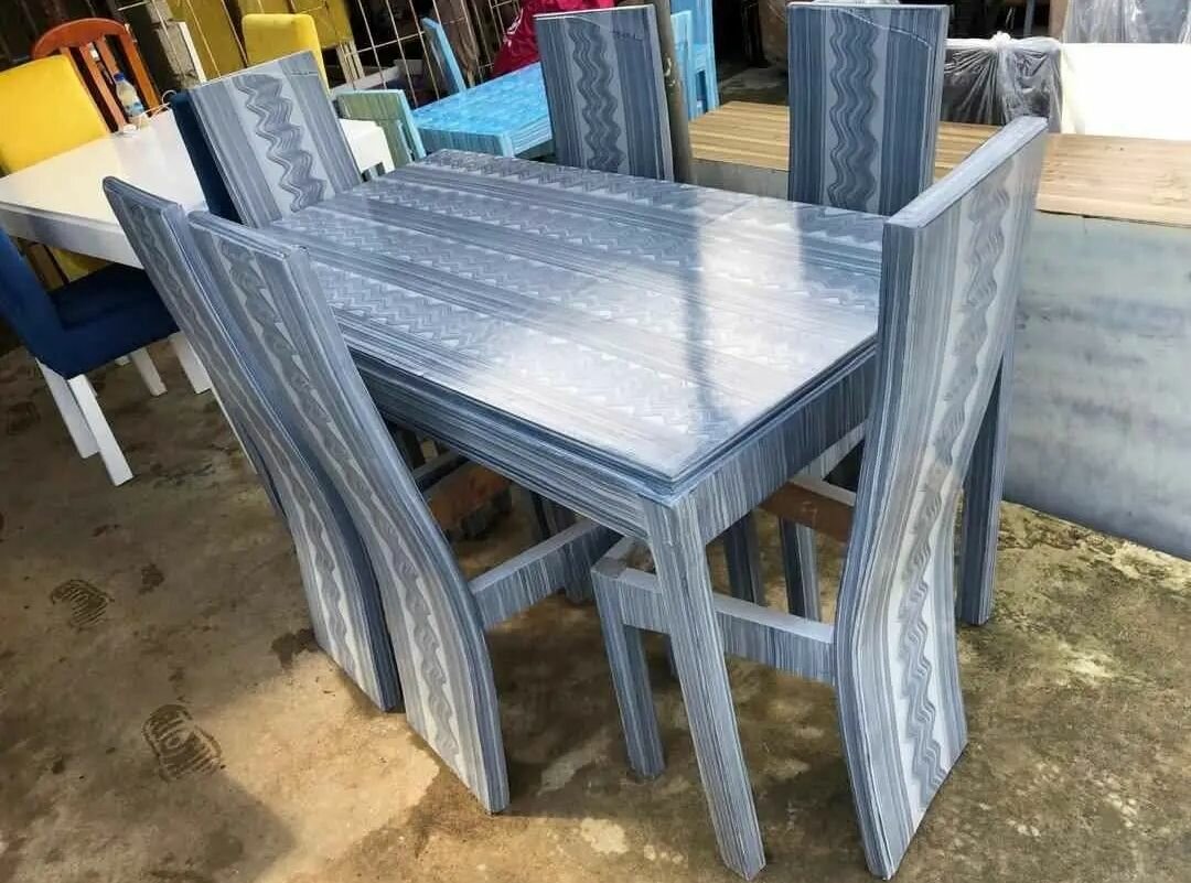 Ensemble Table et Chaises Moderne