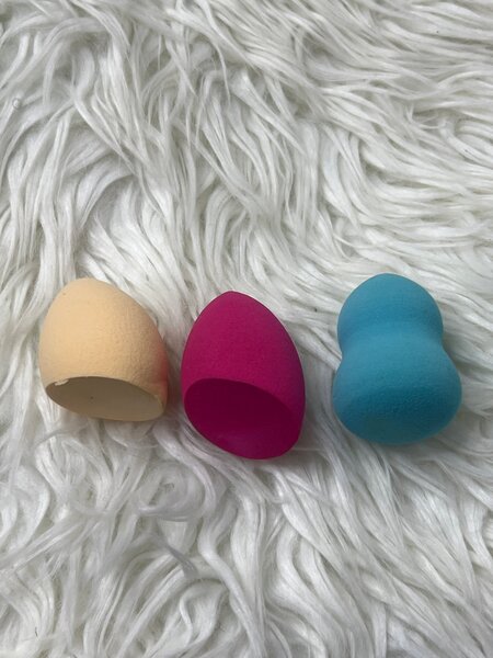 Set de pinceaux maquillage avec éponges