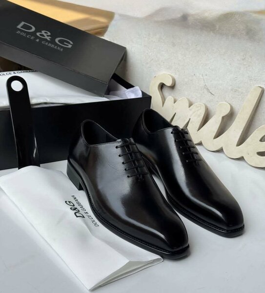 Chaussures habillées en cuir noir