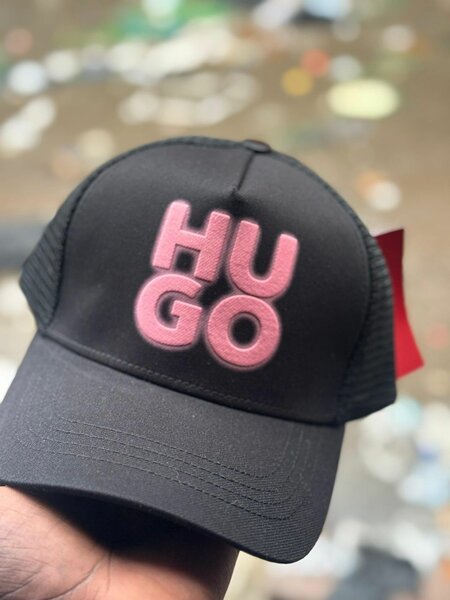 Casquette noire Hugo classique