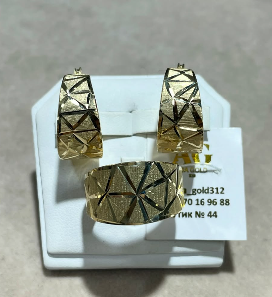 Золотые серьги с кольцом