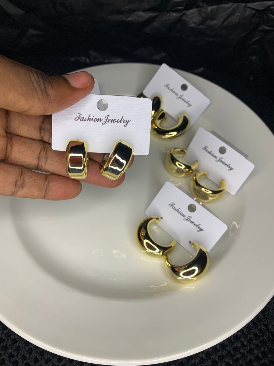 Boucles d'oreilles dorées élégantes