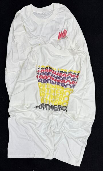 T-shirt graphique tendance