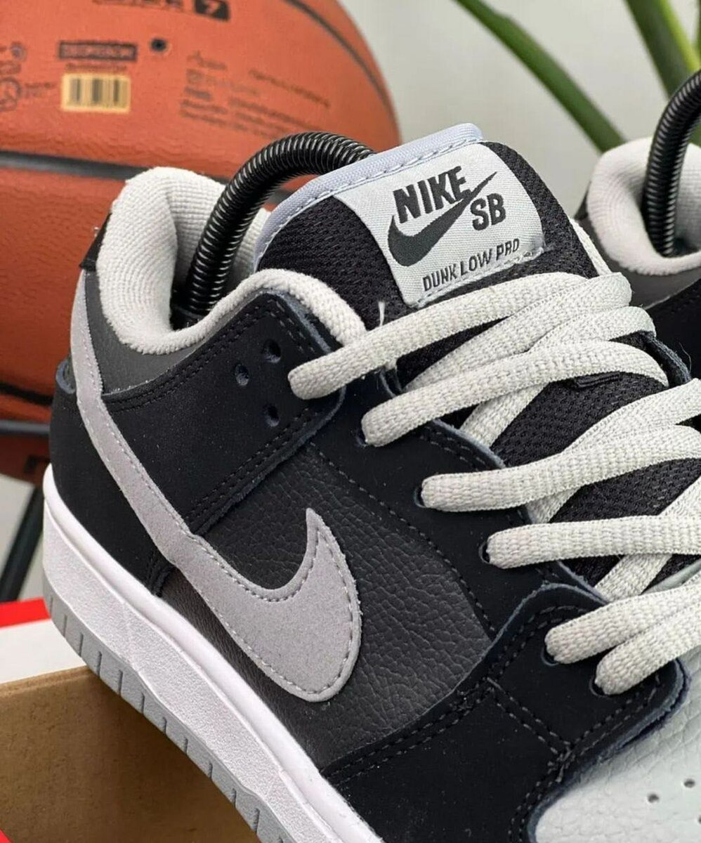 Nike dunk low shadow