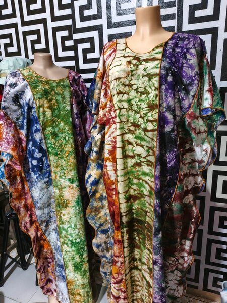 Robe caftan style tie-dye vibrant