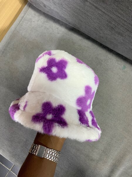 Chapeau Peluche Fleurs Violettes