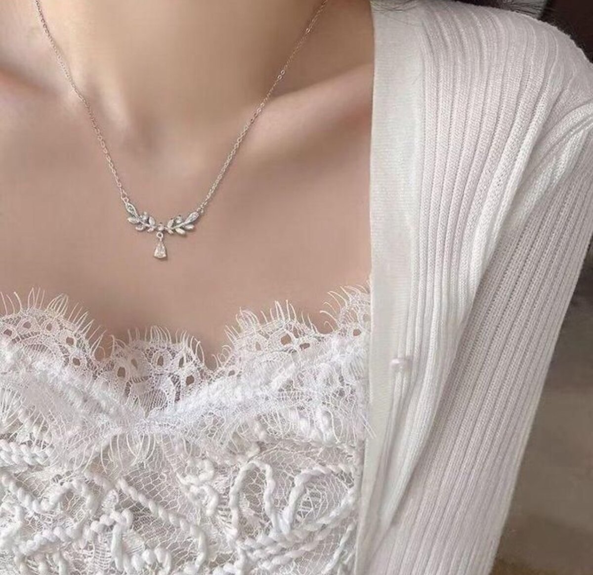 Women Simple Necklaces Chain Leaves Pendant Silver Necklace